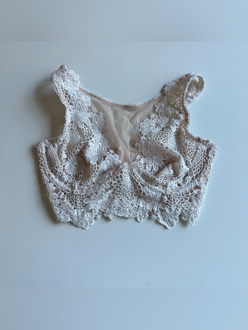Victoria’s Secret Dream Angels Embroidered Applique Lace High Neck Bra S?

Good